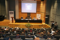 El público que asistió a la ceremonia de ingreso como miembro correspondiente del doctor Jorge E. Allende Rivera, escuchó atento la conferencia que brindó el investigador del Instituto de Ciencias Biomédicas de Chile, reconocido como un comprometido impulsor de la ciencia en América Latina.