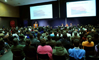 Científicos y estudiantes abarrotaron el Auditorio Galileo Galilei de la AMC.