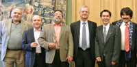 Luis Felipe Rodríguez, Luis Fernando Magaña y José Franco; al centro los presidentes de la Academia de Ciencias de Francia, Bernard Meunier, y de la Academia Mexicana de Ciencias, Jaime Urrutia; y Octavio Paredes