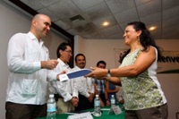 El doctor Jaime Urrutia, presidente de la Academia Mexicana de Ciencias (segundo de izquierda a derecha), señaló que el reto más grande es que las tareas de la AMC sean compartidas con toda la sociedad.