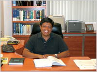 El doctor Germán Buitrón Méndez, investigador del Instituto de Ingeniería de la UNAM en la Unidad Académica de Juriquilla y miembro de la Academia Mexicana de Ciencias.
