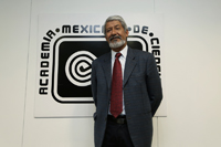 El doctor José Luis Morán, al término de la asamblea realizada en la sede de la Academia Mexicana de Ciencias.