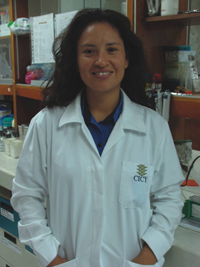 La joven científica del Centro de Investigación Científica de Yucatán, Mónica Santos Mendoza, recibió una de las becas para Mujeres en la Ciencia L’Oréal-UNESCO-Academia Mexicana de Ciencias.