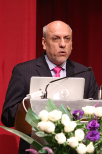 El doctor Enrique Cabrero Mendoza, director general del Consejo Nacional de Ciencia y Tecnología