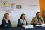 Axelle Roze, Mara Robles y José Franco, durante la firma del convenio que beneficiará a jóvenes en conflicto con la ley.