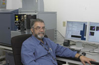 Los trabajos de Moisés Selman, ganador del Premio Nacional de Ciencias y Artes 2008, guían la investigación en torno a la fibrosis pulmonar idiopática, a nivel mundial.