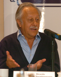 El Dr. Ricardo Tapia, miembro de la Academia Mexicana de Ciencias (AMC).