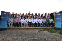 Foto de grupo de los participantes en el evento Construyendo el futuro - Encuentros de Ciencia, durante su visita al Parque Científico y Tecnológico de Yucatán.