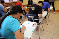 Estudiantes de nivel bachillerato participantes en la  XXVII ONB en el primer día de exámenes.