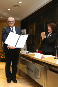 El doctor Kimmo Kaski, científico filandés, pionero en el mundo de la física computacional, ingresó este jueves 22 de marzo como miembro correspondiente de la Academia Mexicana de Ciencias (AMC), en un acto celebrado en el Instituto de Física de la UNAM.