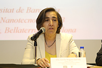 La investigadora Cecilia Noguez Garrido en representación del director del Instituto de Física, Manuel Torres Labansat, en la ceremonia de ingreso de la doctora Aurora Hernández Machado a la AMC.