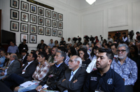 Público y representantes de los medios de comunicación asistentes a la rueda de prensa.