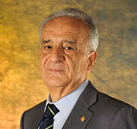 El doctor Adolfo Martínez Palomo, investigador emérito del Cinvestav y expresidente de la Academia Mexicana de Ciencias, es un especialista en el estudio de la biología de la interacción huésped-parásito en la amibiasis, la giardiasis y la oncocercosis, entre otras líneas de investigación.