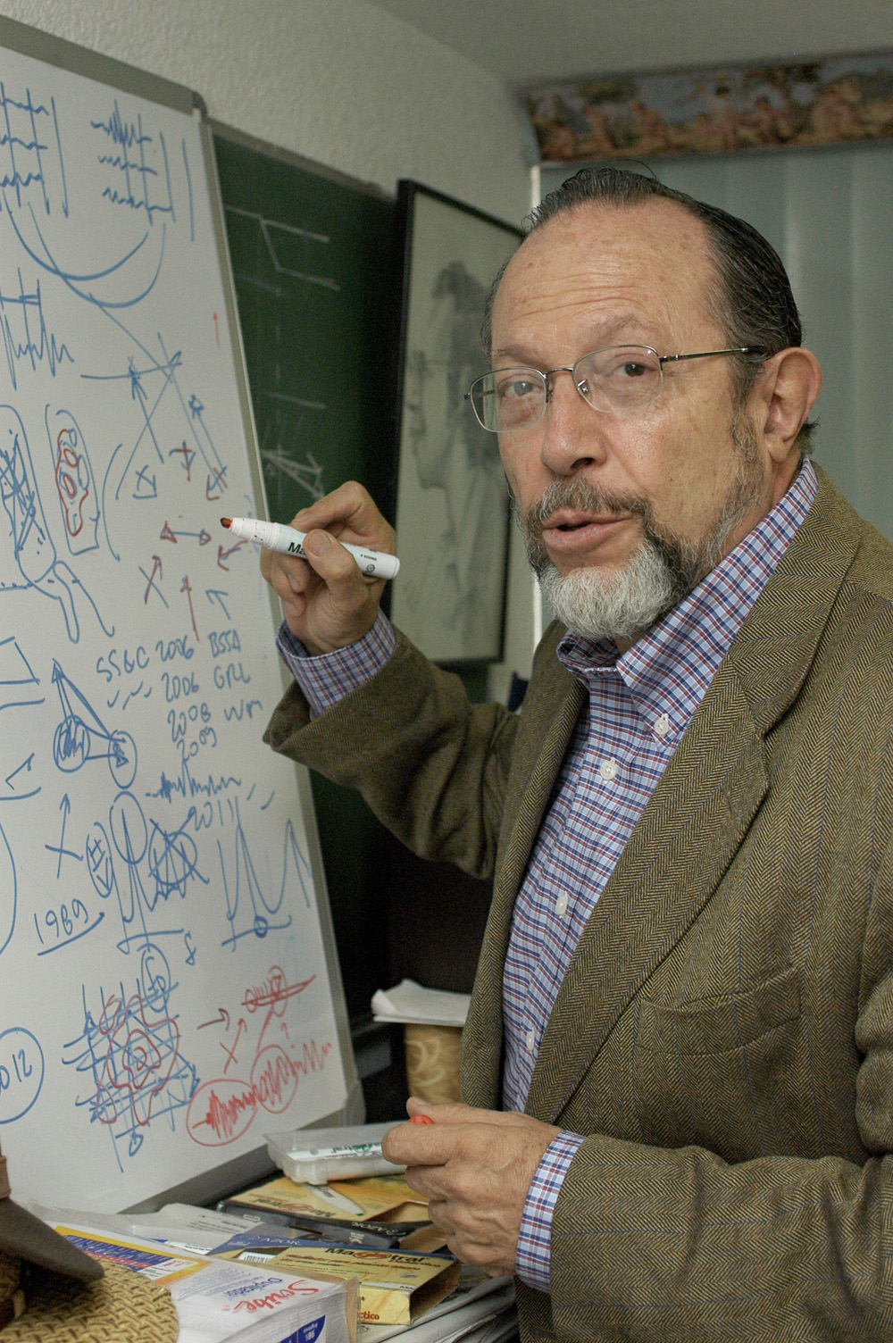 El doctor Francisco Sánchez Sesma, Premio Nacional de Ciencias y Artes en 1994 y miembro de la Academia Mexicana de Ciencias.