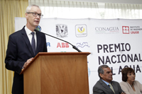 Jörgen Persson, embajador de Suecia en México, en la ceremonia en la que se hizo entrega de los premios a los tres primeros lugares y mención honorífica del PNJA 2016.