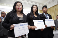 Yessica Hernández Ríos y Yordi Cruz Guatemala junto con su asesora Angelina López Tolentino, obtuvieron mención honorífica.
