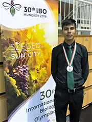 El joven Gerardo Cendejas Mendoza consiguió una medalla de plata para nuestro país en la 30ª Olimpiada Internacional de Biología. 