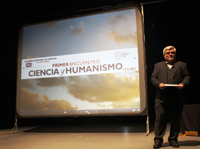 El encuentro muestra la riqueza de la Academia Mexicana de Ciencias, señalaron especialistas. En la imagen, el doctor  Gustavo López Castro, investigador del Colegio de Michoacán durante su presentación.