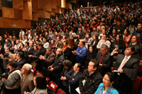 Estudiantes de 29 estados de la República acompañados de sus delegados en la ceremonia de inauguración de la XXV Olimpiada Nacional de Biología en el Teatro del Estado, Xalapa, Veracruz.