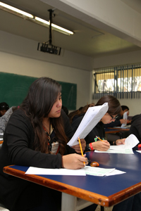 Los 170 estudiantes de 29 estados del país presentaron el examen teórico en la Facultad de Biología de la Universidad Veracruzana.