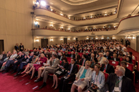 El Teatro de la Ciudad en Lindau, Alemania, se llevó a acabo la ceremonia de apertura de la 67ª Reunión Lindau de Premios Nobel, en la que México será anfitrión este lunes del International Day. En la imagen (primera fila al centro), el doctor Jaime Urrutia Fucugauchi, presidente de la Academia Mexicana de Ciencias, socia académica de la Fundación Lindau.