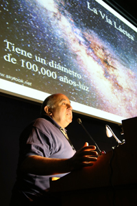 El astrónomo Luis Felipe Rodríguez Jorge impartió la conferencia “Discos protoplanetarios”, una de las plenarias programadas en la Reunión General de la AMC Ciencia y Humanismo II.