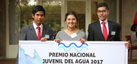 Manuel Lucas Mateo, Jimena Chávez Velasco y Juan Pablo Zamudio, estudiantes michoacanos, representarán a nuestro país en el Premio Juvenil del Agua de Estocolmo, con un proyecto que busca mejorar la calidad del agua contaminada con arsénico. El concurso internacional se realiza dentro de la Semana Mundial del Agua, del 27 de agosto al 1 de septiembre.