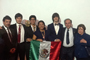 Al centro: Estudiantes del equipo mexicano que compitieron en la XXI Olimpiada Iberoamericana de Química, Víctor Hernández Lima, Jesús Aguirre Escalante, Belén Escobar Martínez y Miguel Bribiesca Argomedo. En los extremos: tutores de la delegación, Armando Marín, Octavio Reyes y Antonia Dosal.