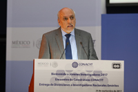 Enrique Cabrero Mendoza, director general del Consejo Nacional de Ciencia y Tecnología.