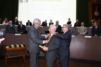 El doctor Francisco Biagi recibió la medalla 
