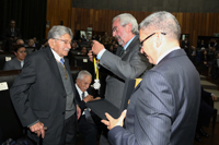 El doctor Luis Felipe Bojalil fue reconocido con la medalla 