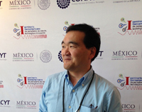 El público tiene interés en la ciencia, quiere descubrir cosas y emocionarse, dijo el doctor Héctor T. Arita (en la imagen), investigador del Centro de Investigaciones en Ecosistemas de la UNAM y miembro de la Academia Mexicana de Ciencias.