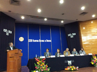 El doctor José Franco durante su intervención en la ceremonia inaugural de la competencia en el auditorio Emiliano Zapata de la Universidad Autónoma de Morelos.