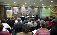 La futura directora general del Conacyt, María Elena Álvarez-Buylla, participó junto con Ana María Cetto y Joaquín Díez-Canedo, en el conversatorio “Política nacional de ciencia y tecnología. La comunicación de la ciencia como instrumento para el desarrollo social”, realizado en el marco de la II Feria Internacional del Libro Universitario.