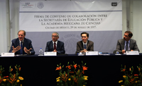 Los doctores Carlos Bosch, Salavador Jara, Jaime Urrutia y Mario Chávez, durante la firma de Convenio de Colaboración entre la Secretaría de Educación Pública y la Academia Mexicana de Ciencias.