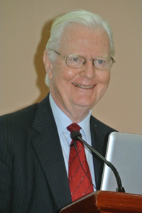 El profesor James Mirrlees, de la Chinese University of Hong Kong, ofreció tres conferencias en la Universidad Nacional Autónoma de México.