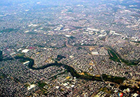 Vista aérea del área metropolitana de la ciudad de Monterrey, Nuevo León, donde la disponibilidad del agua seguirá siendo un factor fundamental para el desarrollo de la urbe en el futuro.
