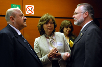 Reyes Tamez, Rosaura Ruiz y José Trinidad Padilla, al término de la reunión de la Comisión de Ciencia y Tecnología de la Cámara de Diputados en la que la presidenta de la AMC presentó la propuesta para incrementar el presupuesto a ciencia y tecnología.