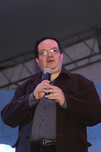 El secretario general de la UNAM, doctor Leonardo Lomelí Vanegas, fue el encargado de realizar la inauguración oficial de la séptima Noche de las Estrellas, en representación del rector Enrique Graue Wiechers.