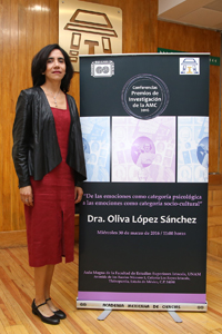 Doctora Oliva López Sánchez, integrante de la Academia Mexicana de Ciencias, ganadora en el 2009 del Premio de Investigación de la AMC en el área de humanidades.