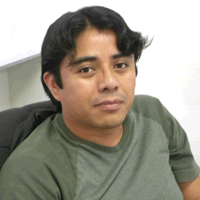 El químico Gabriel Merino Hernández, del Departamento de Física Aplicada en el Centro de Investigación y de Estudios Avanzados del IPN, Unidad Mérida, recibió en 2012 el Premio de Investigación de la Academia Mexicana de Ciencias, en ciencias exactas.