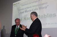 El rector de la UNAM, doctor José Narro Robles, fue reconocido con la Medalla al Mérito Administrativo “José María Luis Mora”, que otorga el Instituto de Administración Pública A.C.