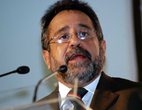 José Franco López, secretario de la Academia Mexicana de Ciencias, participó en el Seminario Internacional Hacia una política integral en materia de medicamentos, organizado por la UNAM y la ANAFAM.