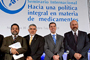 José Franco López, secretario de la Academia Mexicana de Ciencias; Dagoberto Cortés Cervantes, presidente de la ANAFAM; Miguel Ángel Toscano Velasco, titular de la Comisión Federal para la Protección contra Riesgos Sanitarios, y Héctor Fix-Fierro, director del IIJ-UNAM, durante la ceremonia de inauguración.